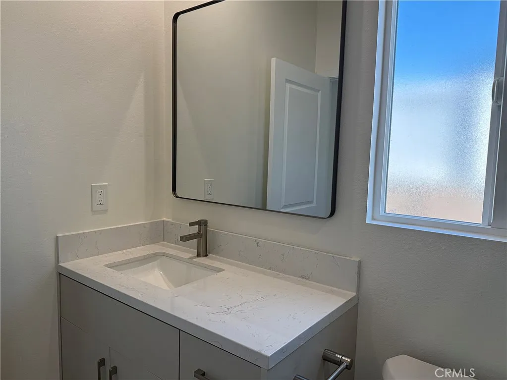 3 bed, 1092 sqft, $3,800 — Photo 3