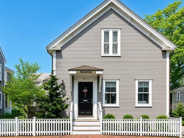 42B N Union St, Nantucket, MA 02554