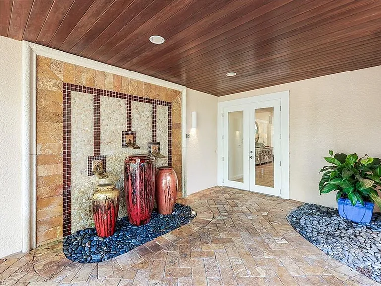 210 Central Ave — Photo 3