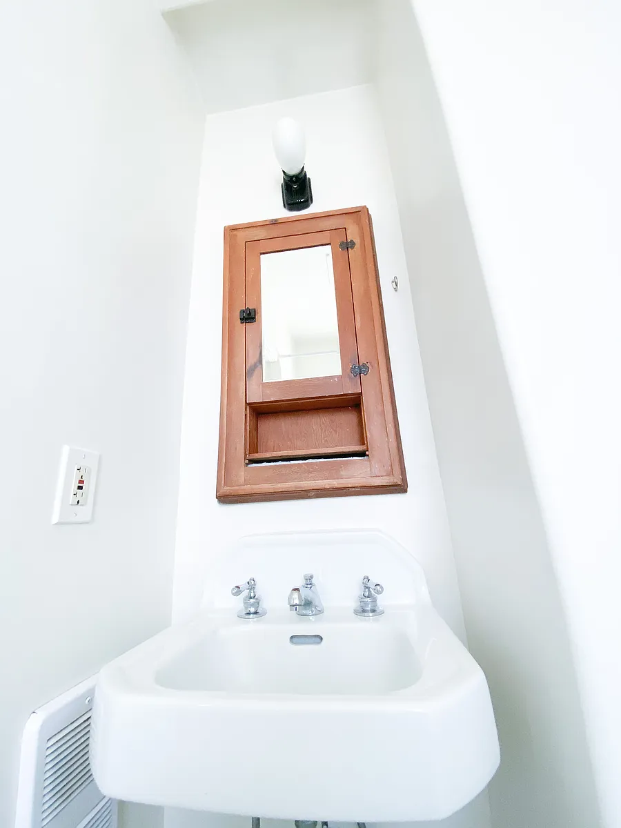 Building Photo - 3804 N Haight Ave #3