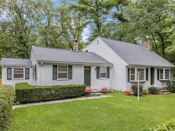15 Williams Rd, Smithfield, RI 02917
