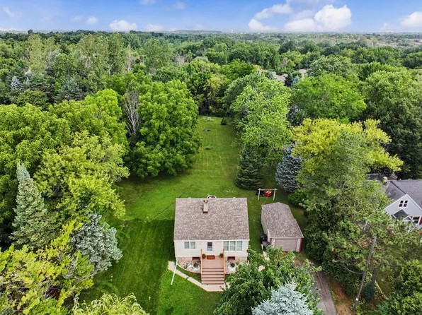 11810 W Howard AVENUE, Greenfield, WI 53228