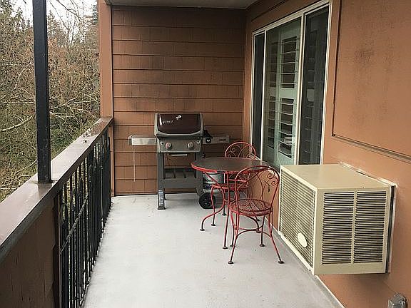 Large outdoor deck/w views