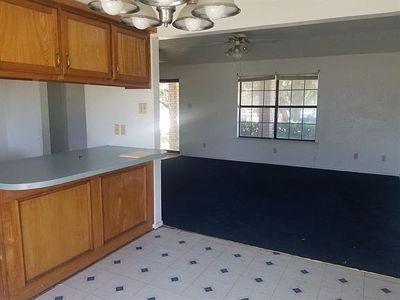 5th image of 704 Rhonda St