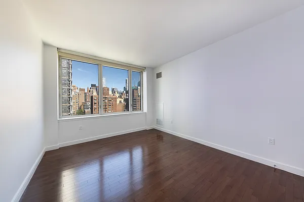 Rented by Compass | media 7