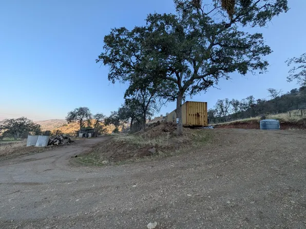 456 Iris Rd, Squaw Valley, CA 93675
