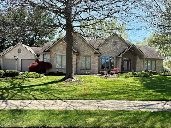 1520 Red Coach St SE, North Canton, OH 44720