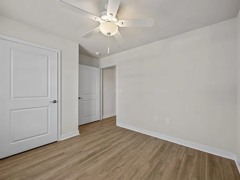 Harbor Village Apartments — Photo 50