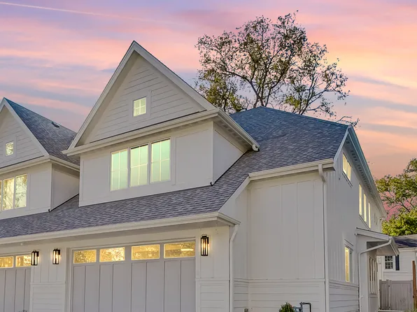 828 E Franklin Ave, Naperville, IL 60540