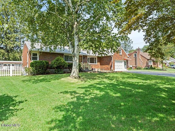 3rd image of 31 Henry Avenue