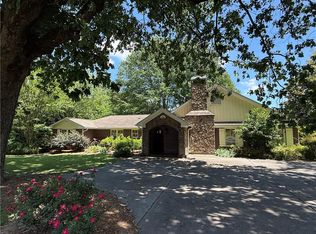 224 Hillcrest Dr, Calhoun, GA 30701