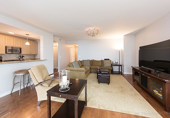 2nd image of 1160 S Michigan Ave APT 2907