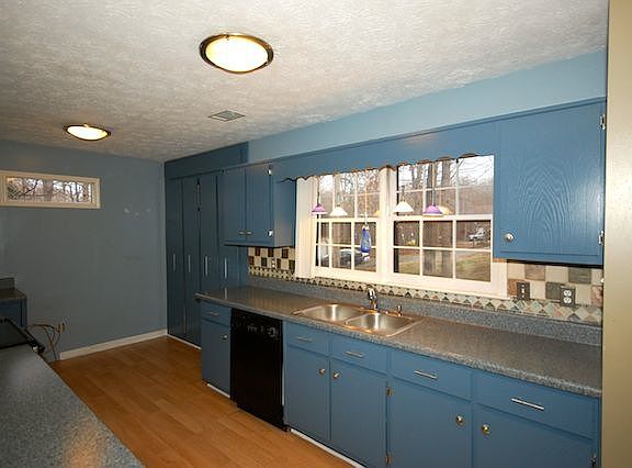 4th image of 1800 Chantilly Ct