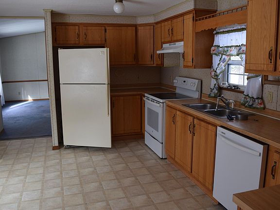 3rd image of 861 Waltham Road