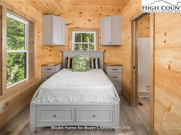 3rd image of 490 Laurelwood Lane