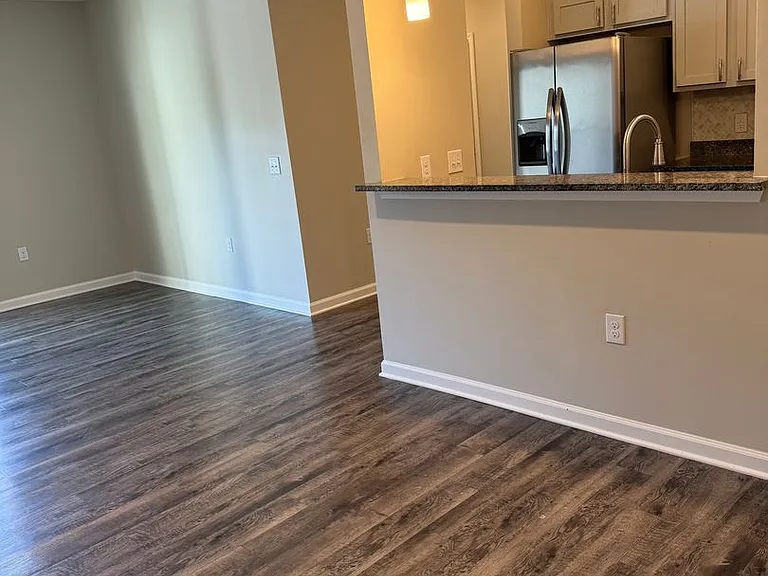 Hyde Glen Apartments — Photo 25