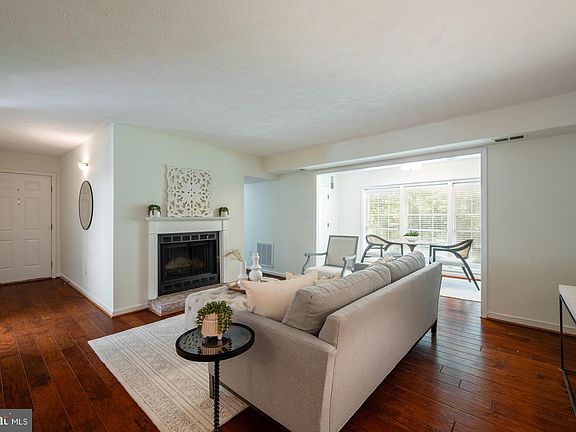 5th image of 7676 Willow Point Dr #7676