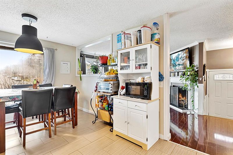 Calgary House for rent - 4 Bedrooms — photo 8
