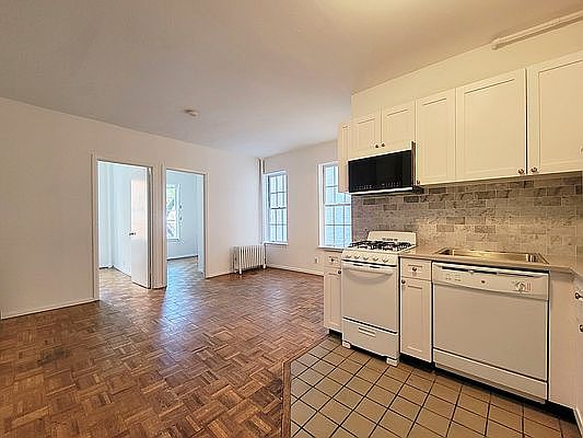 3rd image of 343 E 85th St APT 3R