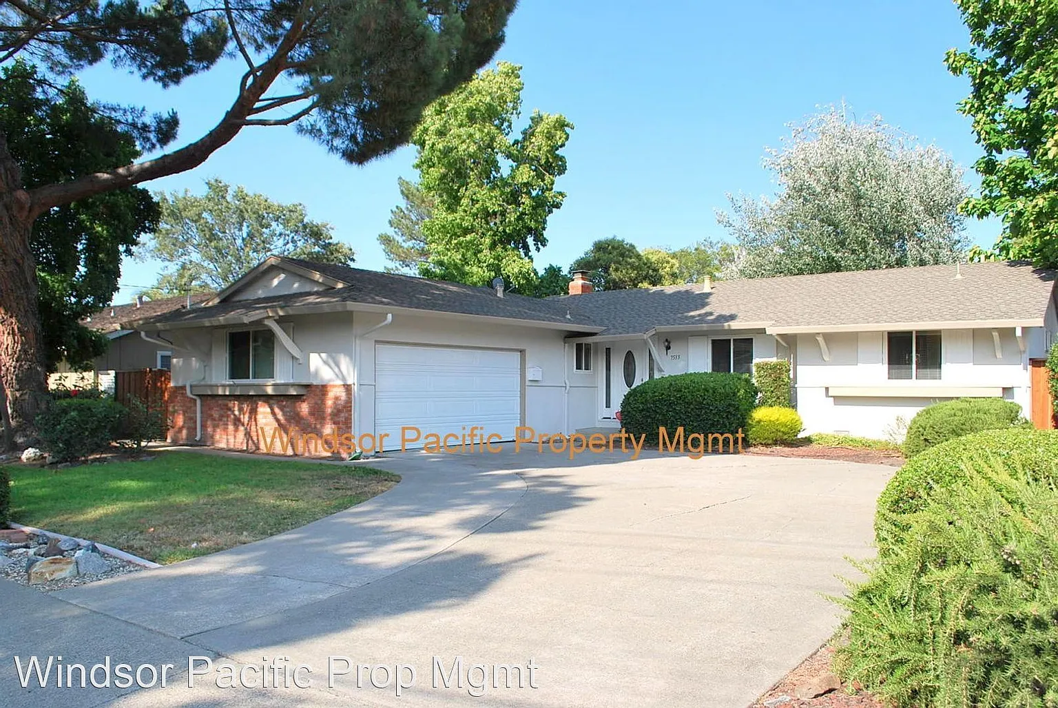 7533 Interlachen Ave photo 1