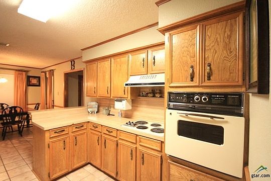 5th image of 702 Becky Dr