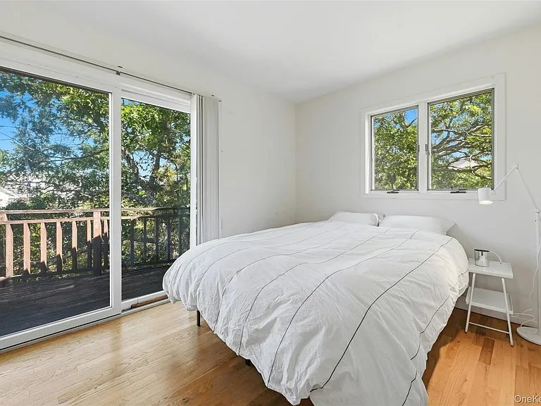 65 Lake Dr — Photo 12