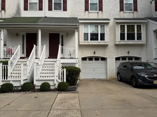 5 Crump Ln, Merchantville, NJ 08109