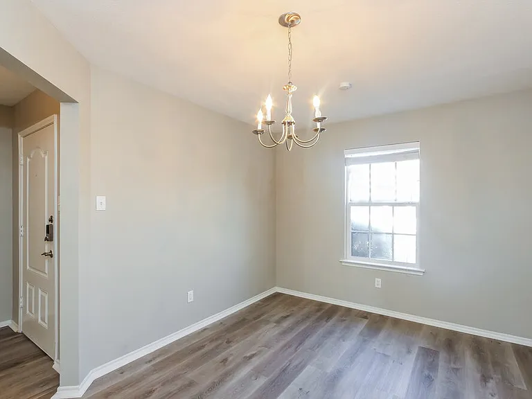 714 Nichols Dr — Photo 6
