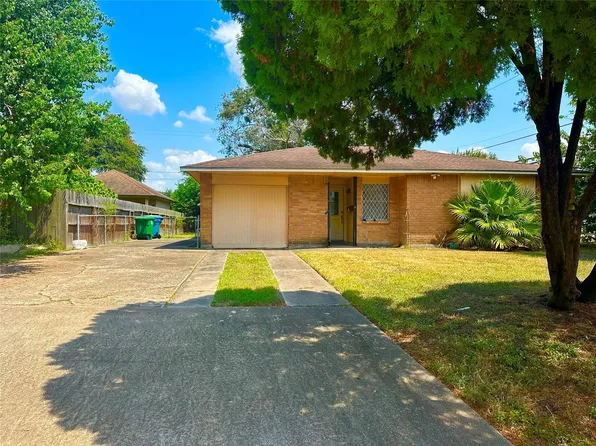 5502 Mackinaw Rd, Houston, TX 77053
