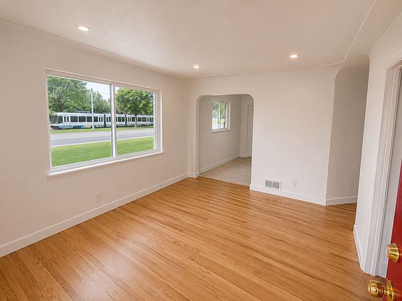 2nd image of 1305 Otis St #1303