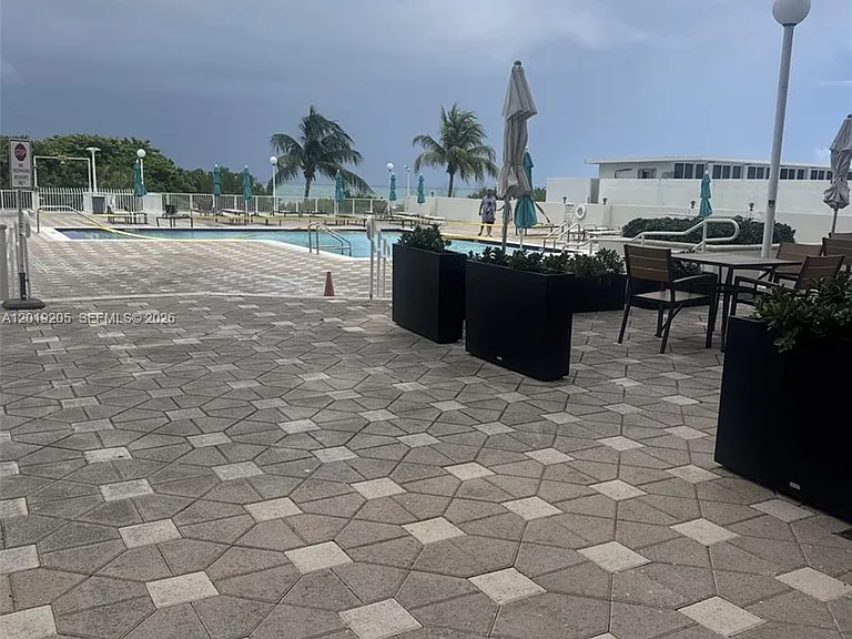 5701 Collins Ave #511 — Photo 35