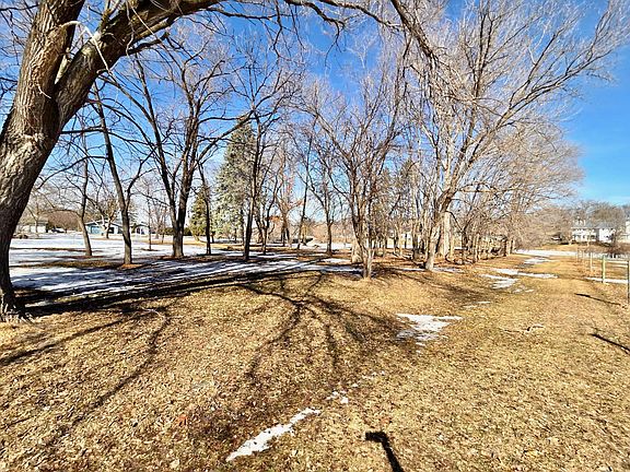 5th image of 307 Riverside Ave NW