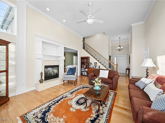5th image of 8374 Eagle Creek Dr
