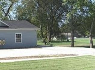 424 S Poplar St, Ottawa, KS 66067