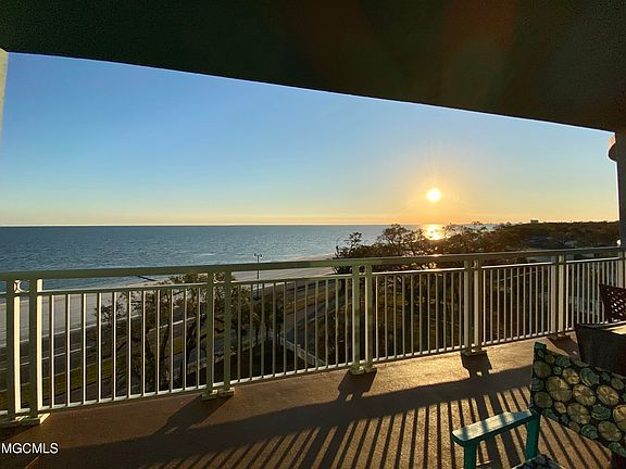 4th image of 2228 Beach Dr