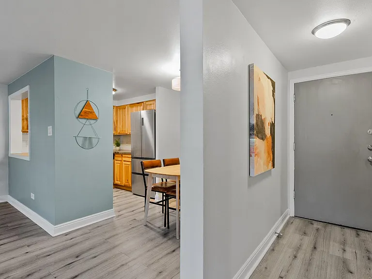 1260 N York St #105 — Photo 6
