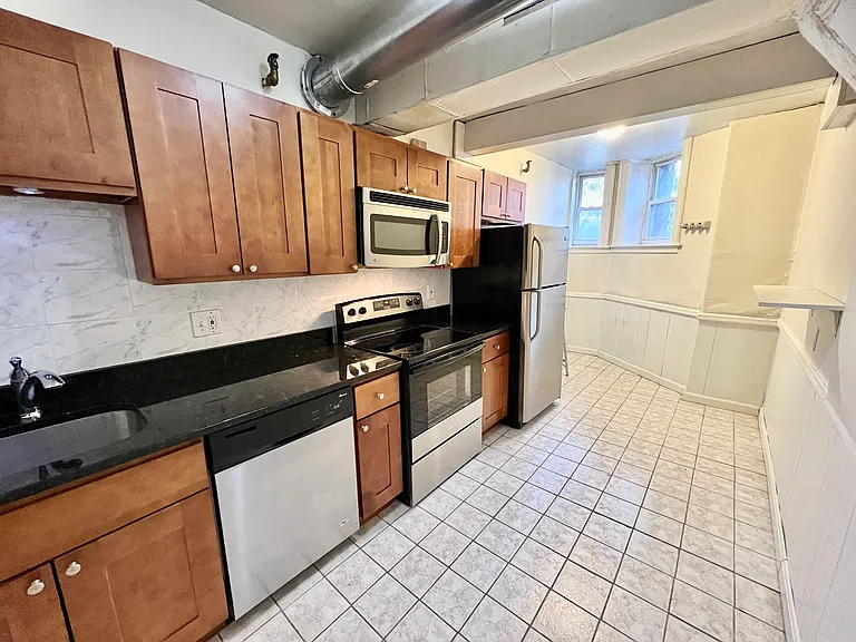 337 Beacon St #4 — Photo 15