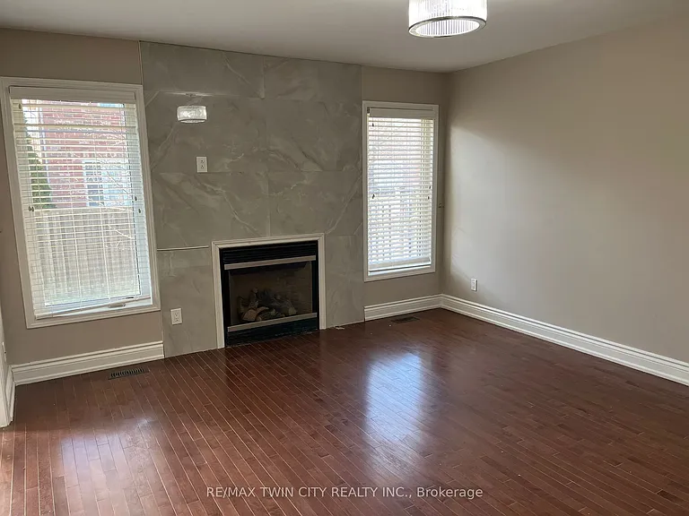 239 McDougall Cross #MAIN — Photo 4
