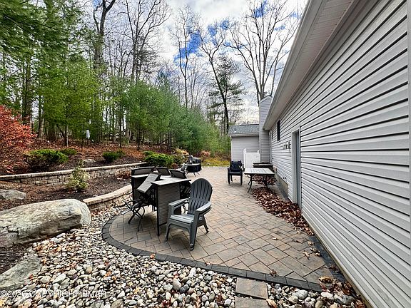 3rd image of 284 Eastshore Dr
