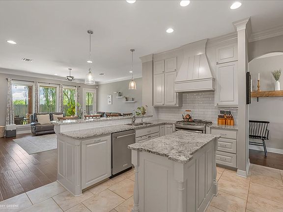 2nd image of 1023 Spanish Moss Cir