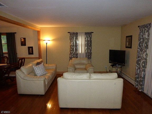 3rd image of 120 Lakeview Ave