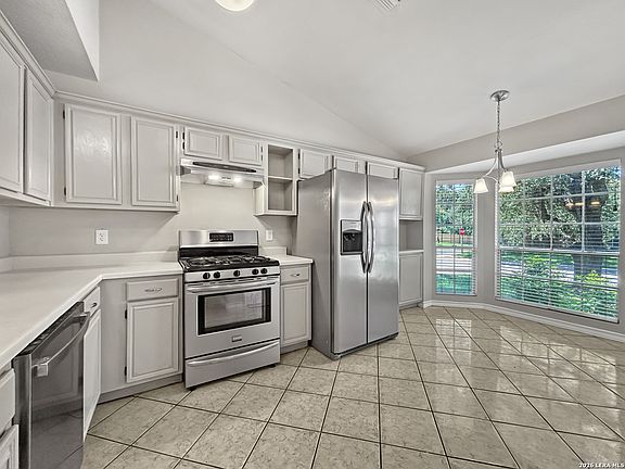4th image of 9306 FISHERS HILL DR