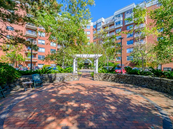 148 Breakwater Drive #320, South Portland, ME 04106