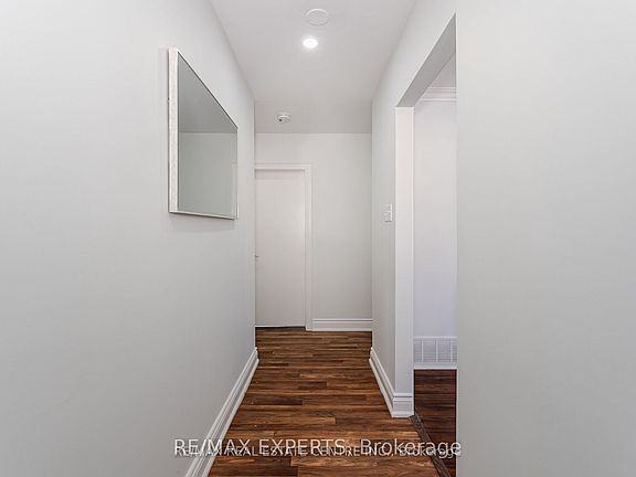 4th image of 35 Edgemont Dr