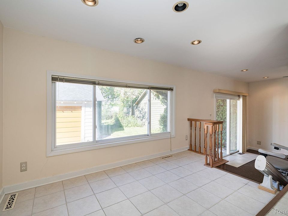 640 S Alexander Ave, photo 9
