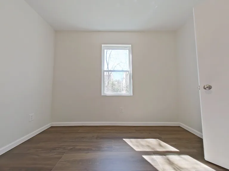 427 S Main St #4 — Photo 7