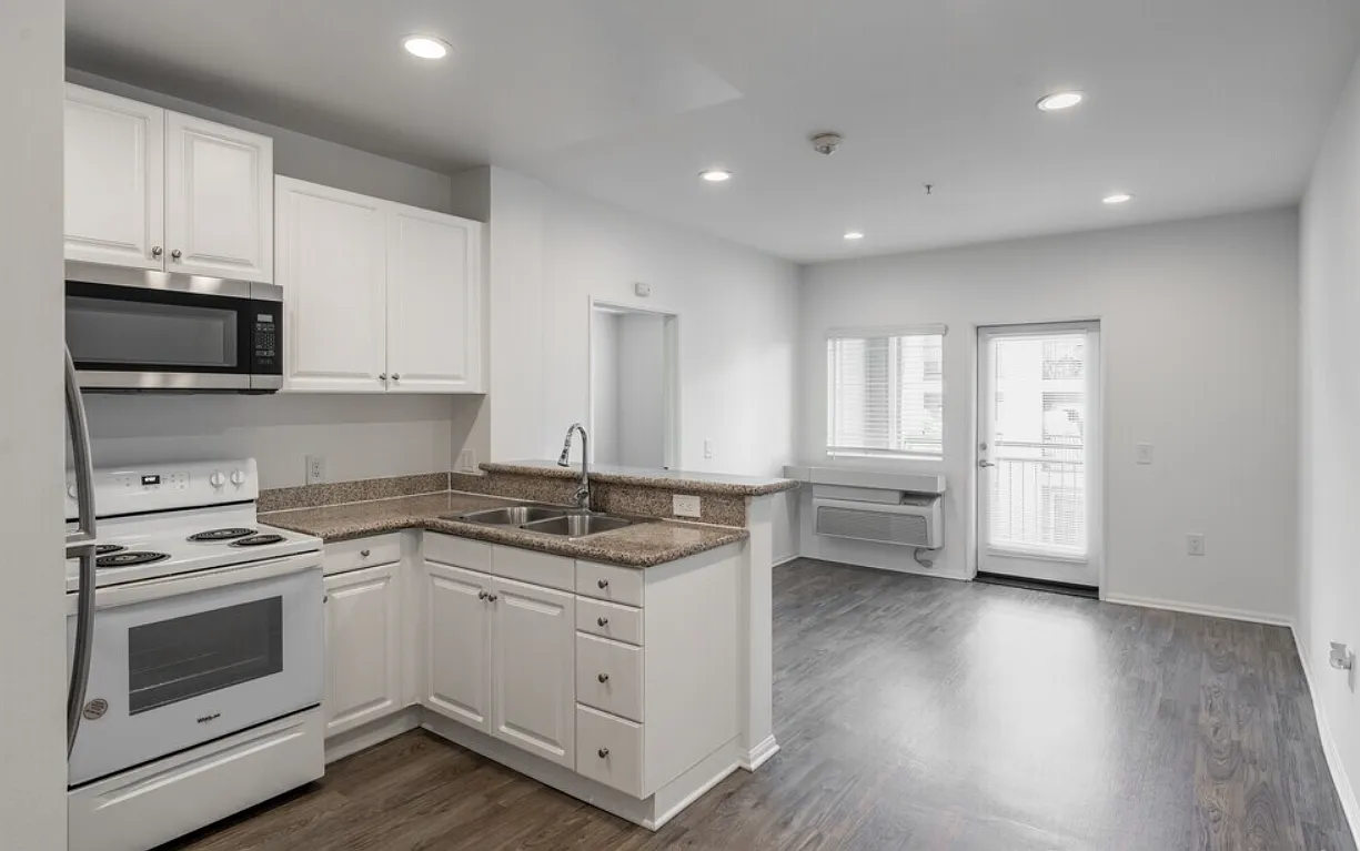 Harbor Grove Senior Apartments — Photo 4