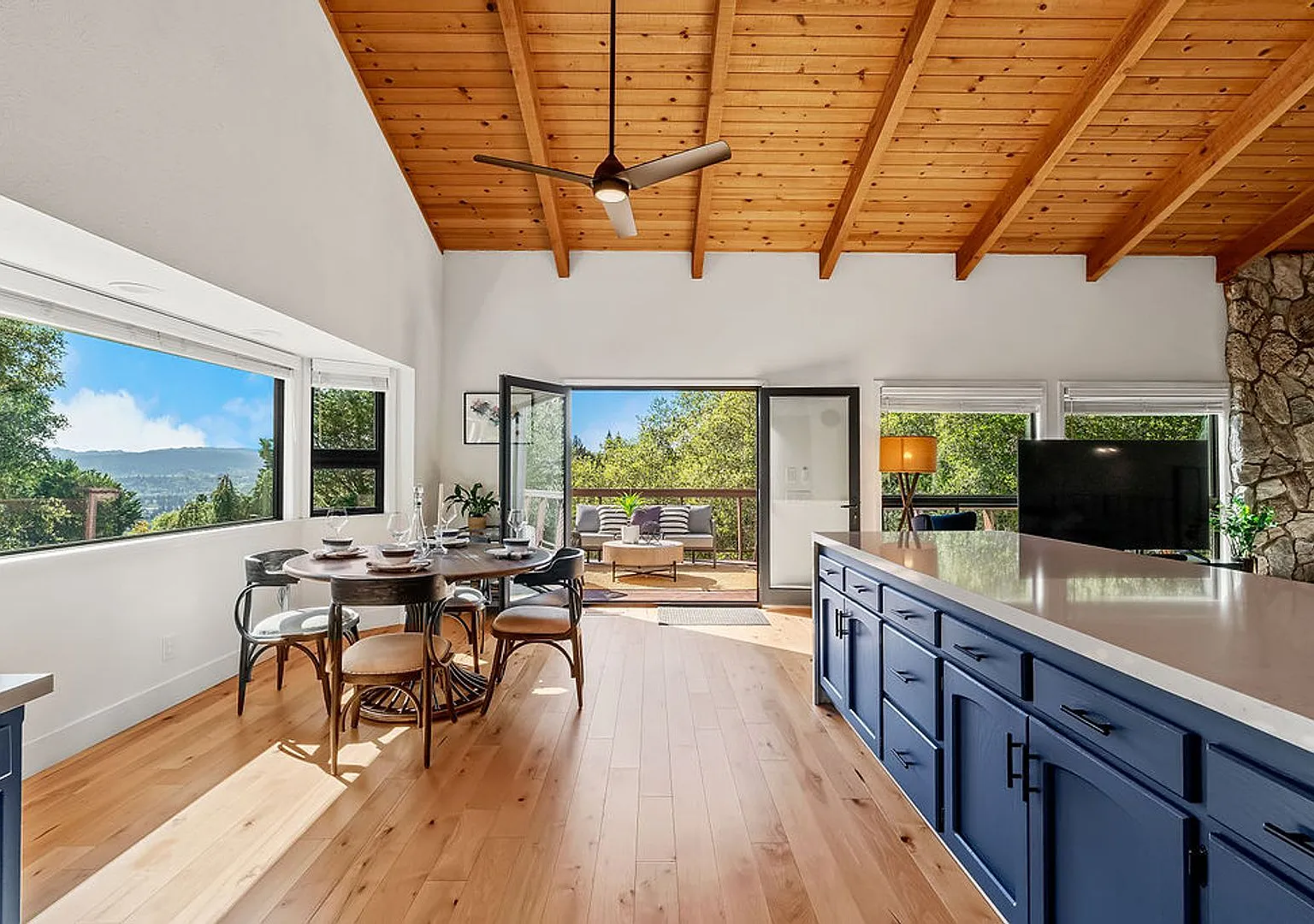 Beautiful 3 bed/3 bath home in Healdsburg — Photo 4