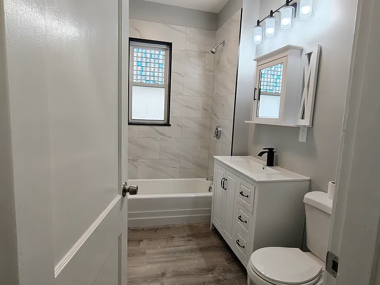 830 Fellsway — Photo 3
