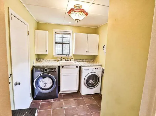 520 S 6th St #4, Milwaukee, WI 53204